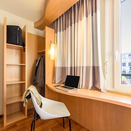 Ibis Lausanne Crissier Exterior foto