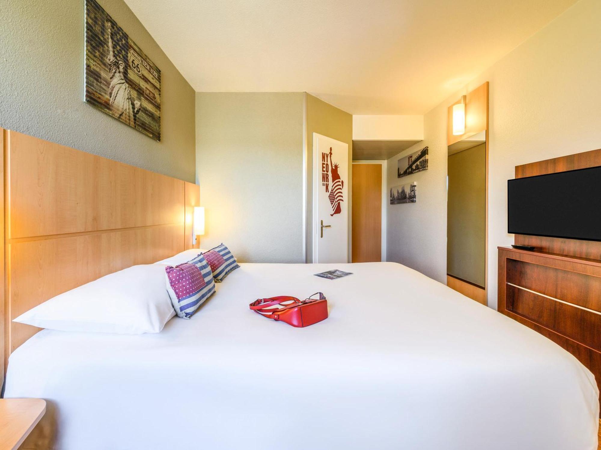 Ibis Lausanne Crissier Exterior foto
